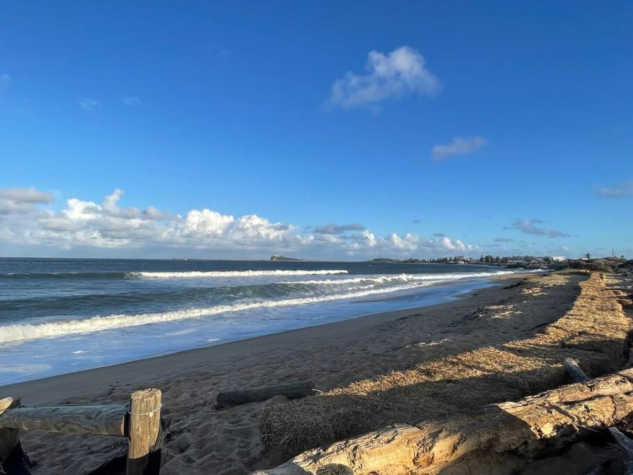 Beach House On Stockton Beach, Newcastle Villa Buitenkant foto