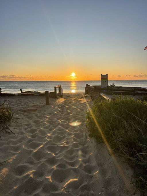 Beach House On Stockton Beach, Newcastle Villa Buitenkant foto