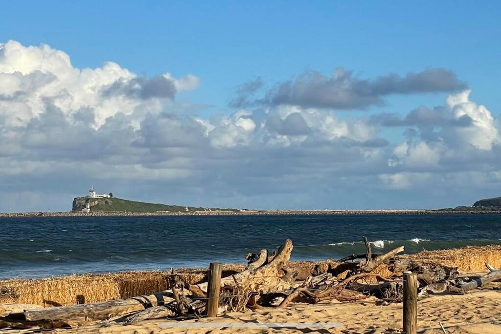 Beach House On Stockton Beach, Newcastle Villa Buitenkant foto